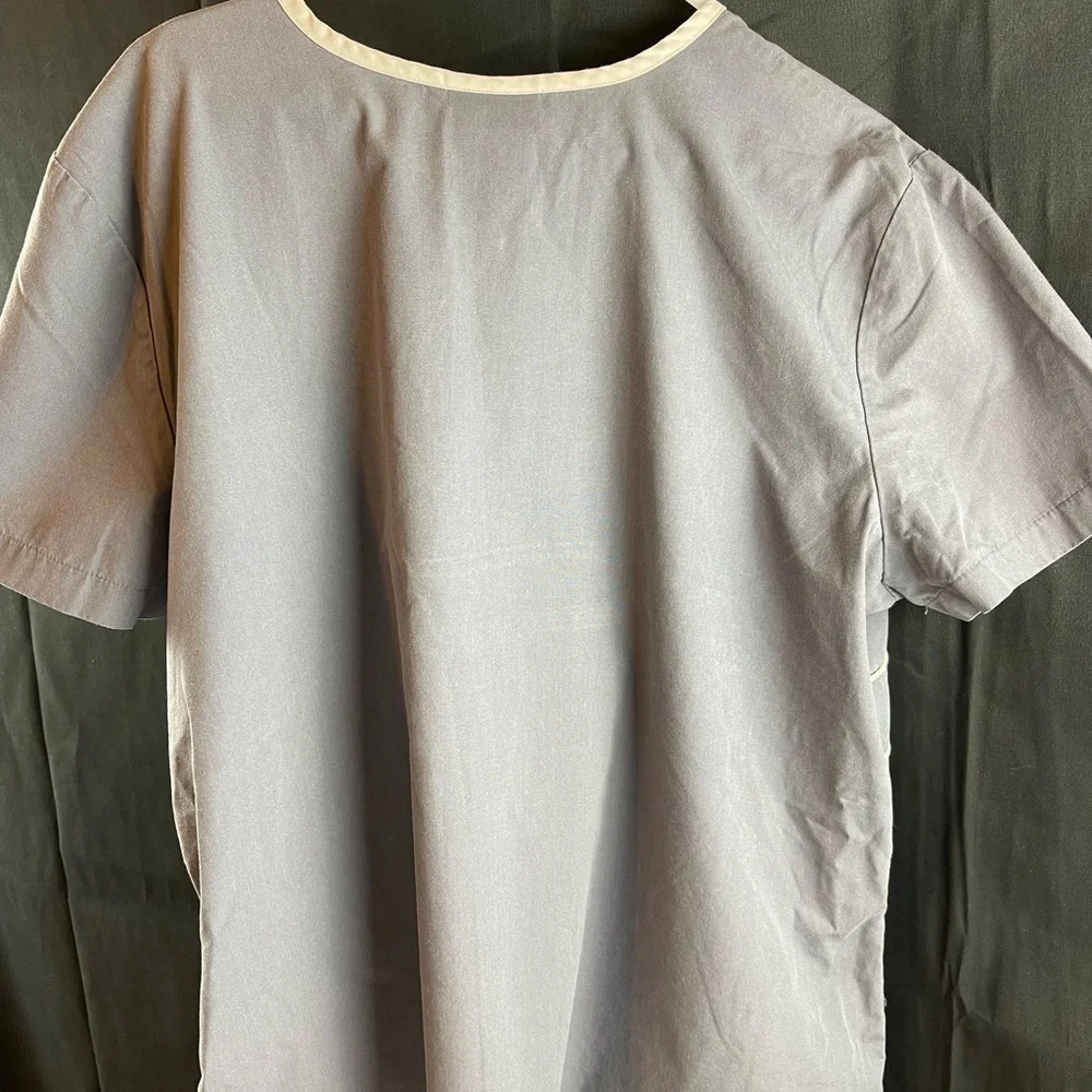 Scrub top - Picture 2 of 2